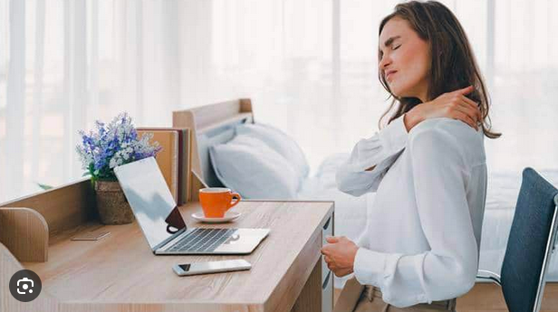 mal au dos au travail, qualité de vie au travail sophie baltaci chiropracteur soulage les douleurs lombaires au bureau